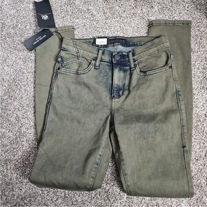 NWT Rock & Republic  Womens Mid Rise Skinny Olive Green Stretch Denim, Size 2